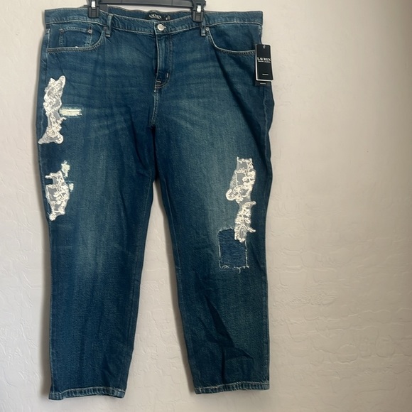 LAUREN RALPH LAUREN Plus-Size Lace Patchwork Relaxed Tapered Jeans - Picture 4 of 9